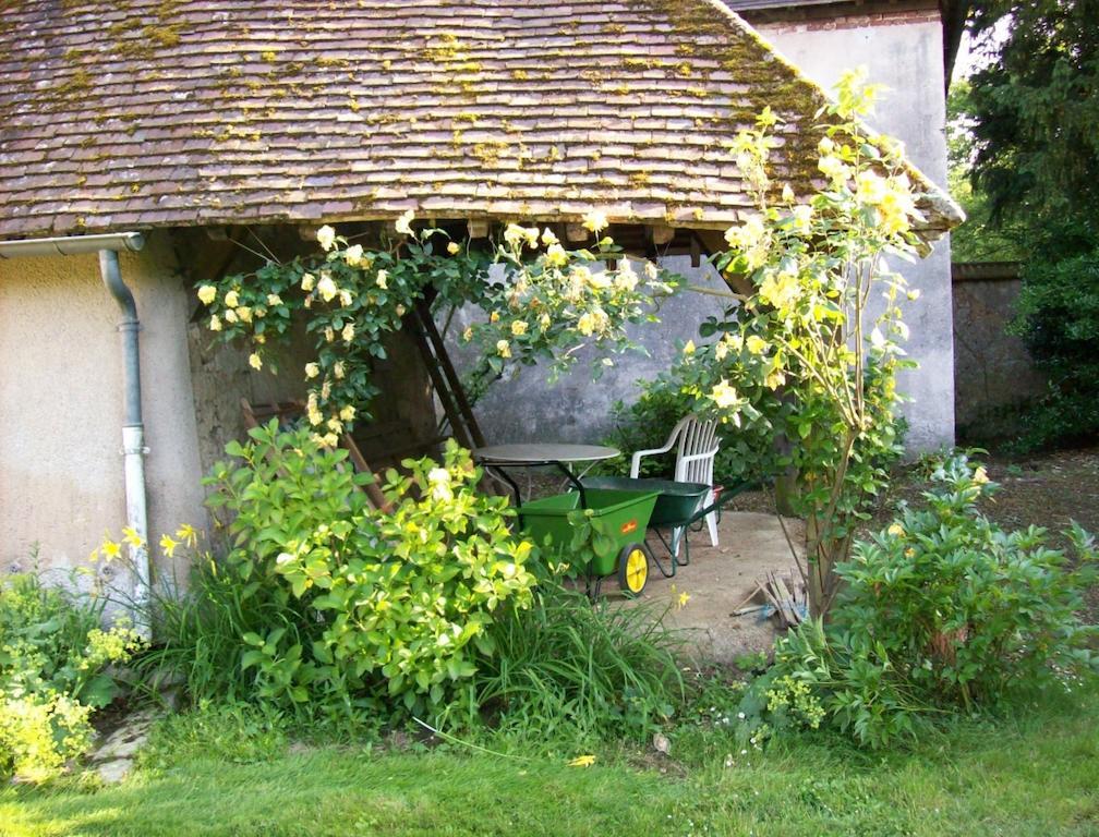 Ferme Du Chateau Bailleau-l'Eveque ภายนอก รูปภาพ